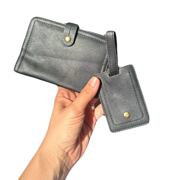 Sole Society Black Leather Passport Wallet and ID Tag Set - Picture 1 of 4